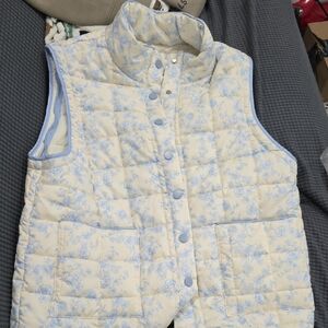 YLLW Amelia Floral Quilted Convertible Vest
